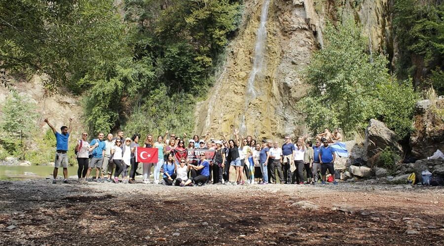Kral Havuzu Uçansu Şelaleleri Pınargözü Alabalık Çiftliği Doğa Turu  