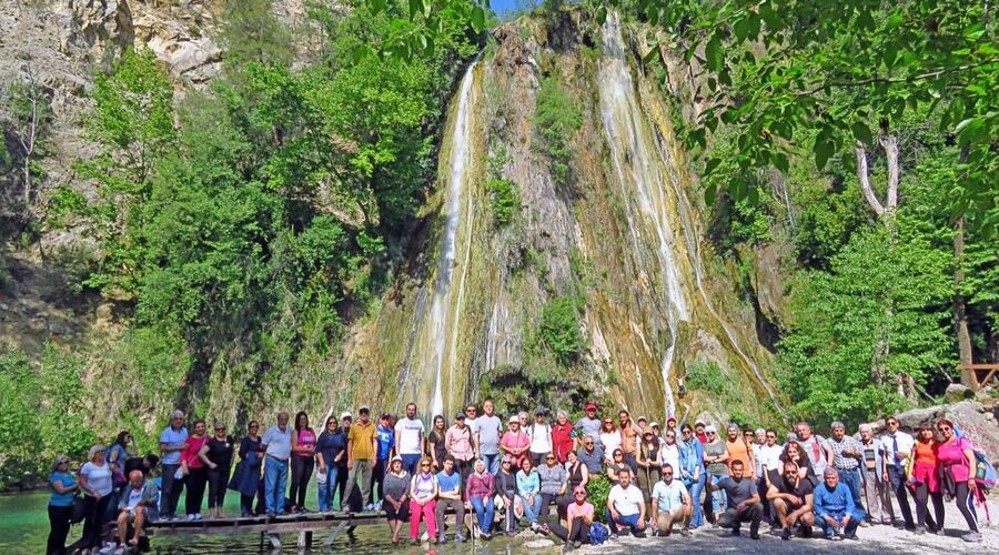 Kral Havuzu Uçansu Şelaleleri Pınargözü Alabalık Çiftliği Doğa Turu  